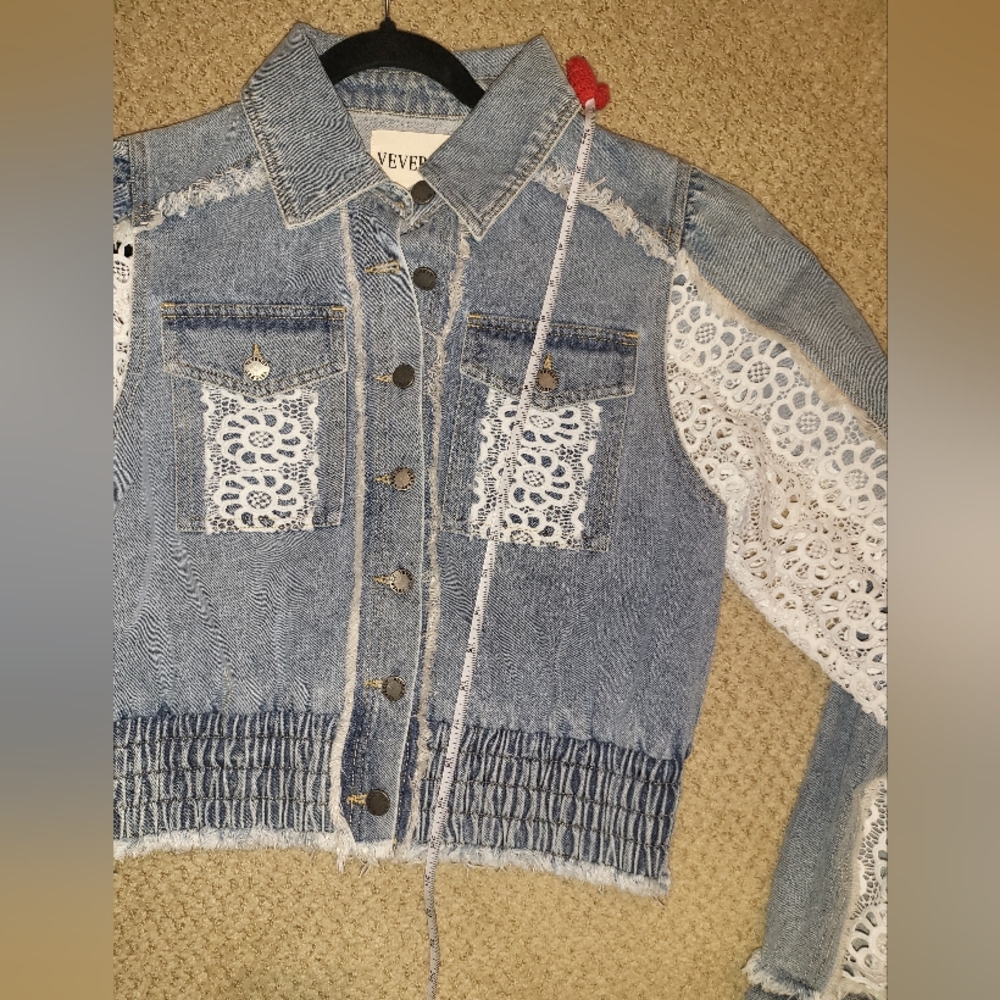 NEW Veveret Light Blue Jean Jacket with Eyelet Lace Size Small - Picture 16 of 17